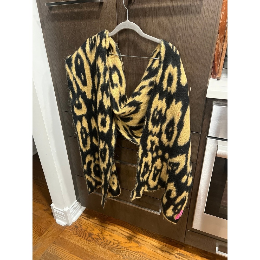 Betsey Johnson Cozy Scarf & Wrap in‎ One leopard